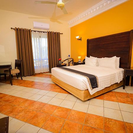 Colosseum Boutique Hotel & Spa Дар-ес-Салам Екстер'єр фото